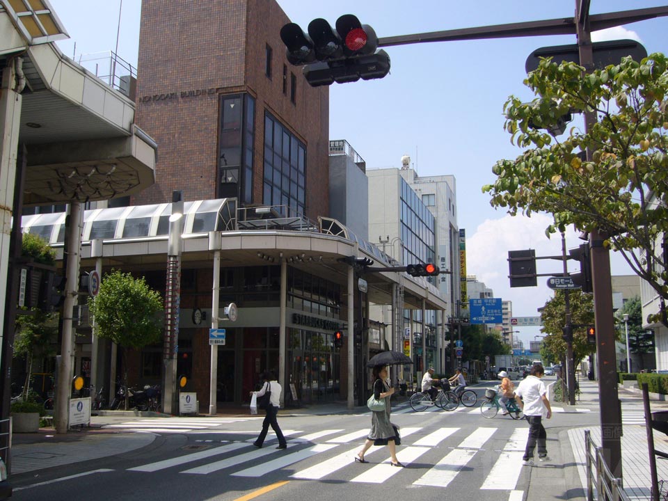 春日モール北交差点