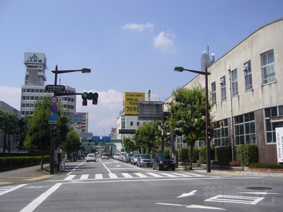 甲府警察署東交差点