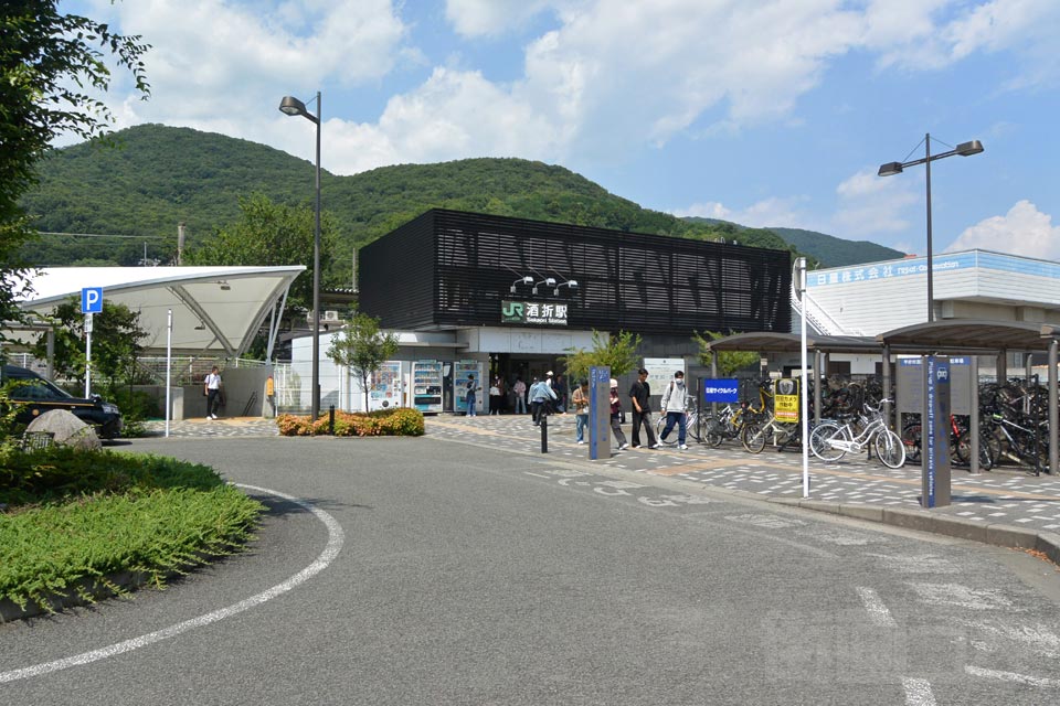 JR酒折駅南口前