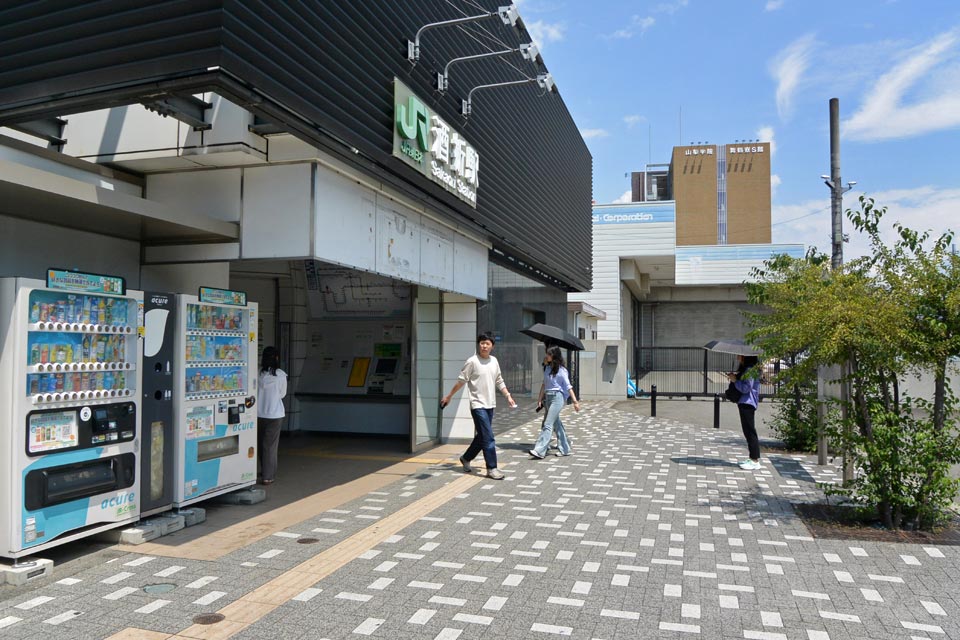 JR酒折駅南口前