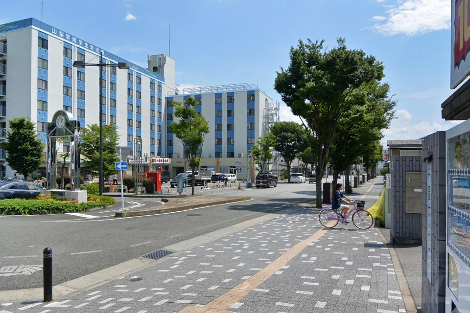 JR酒折駅南口前