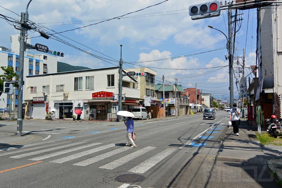 酒折駅前交差点