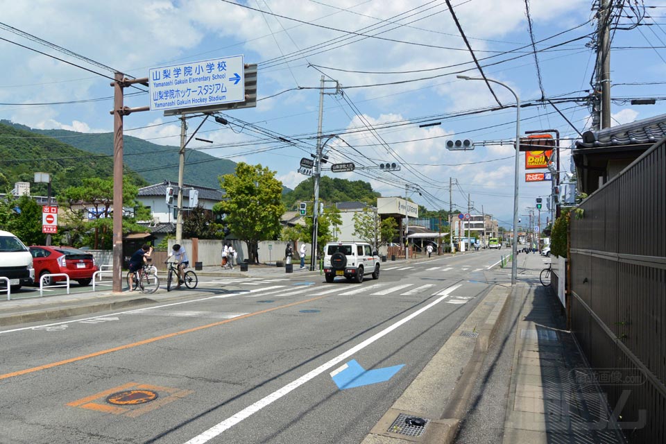 山梨学院大西交差点