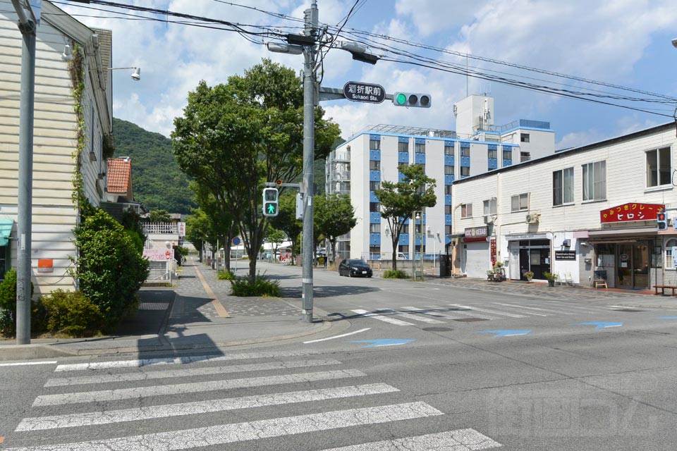 酒折駅前交差点