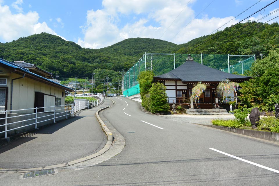 JR酒折駅北口前