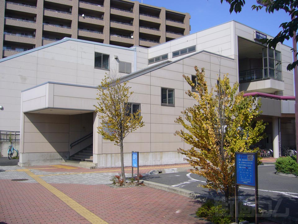 長野電鉄信濃吉田駅南口写真画像