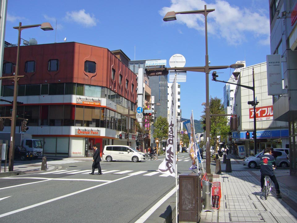 かるかや山前交差点写真画像