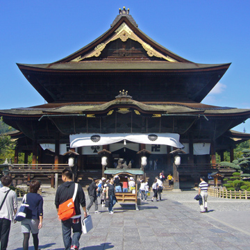 長野県長野市善光寺下駅前写真画像