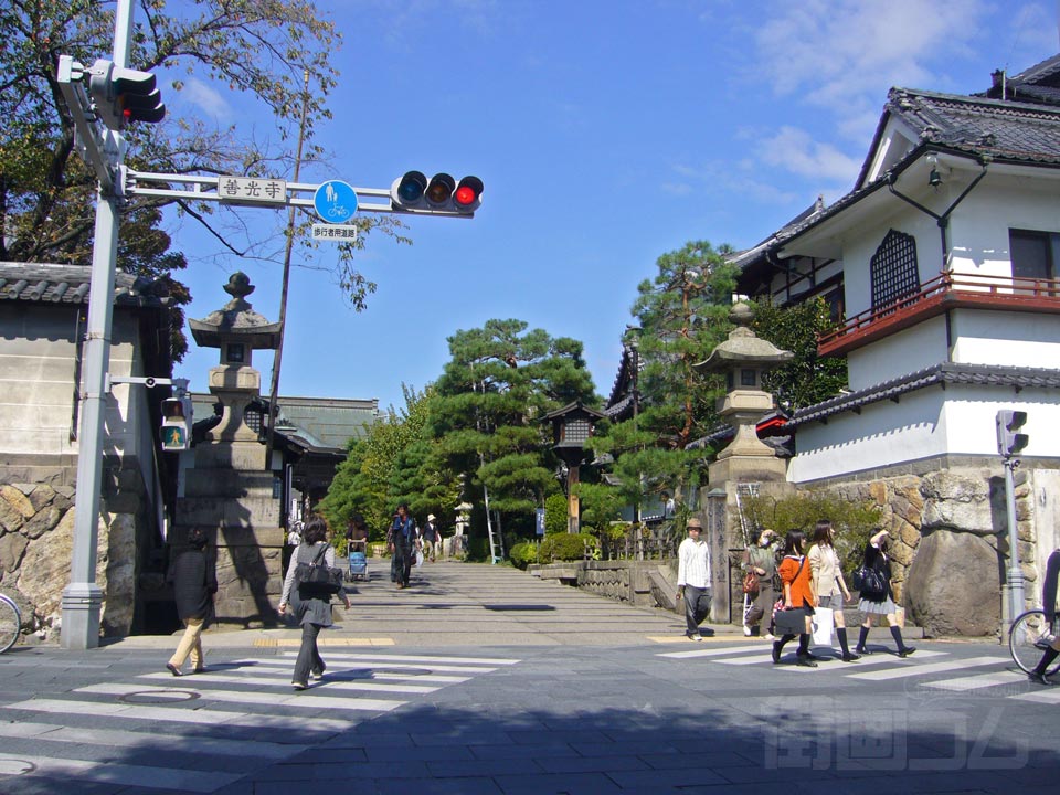 善光寺交差点周辺写真画像