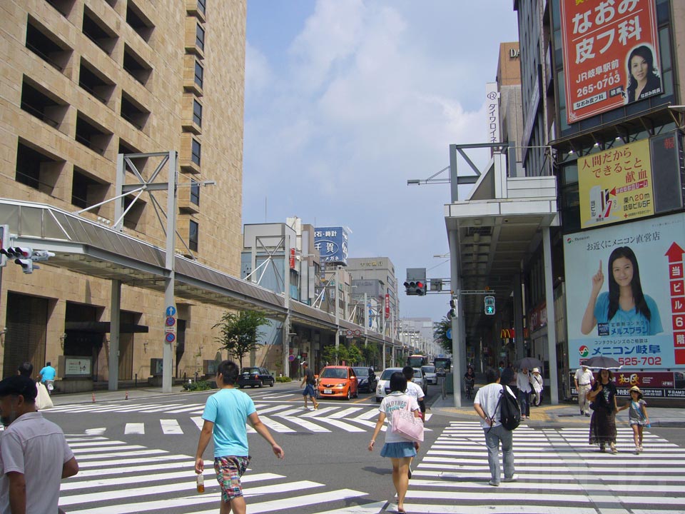 新岐阜駅前交差点写真画像