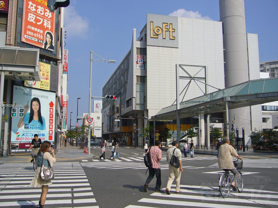 新岐阜駅前交差点写真画像
