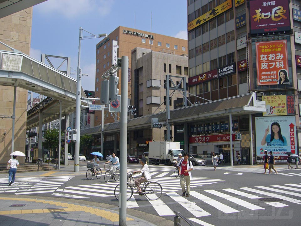 新岐阜駅前交差点写真画像