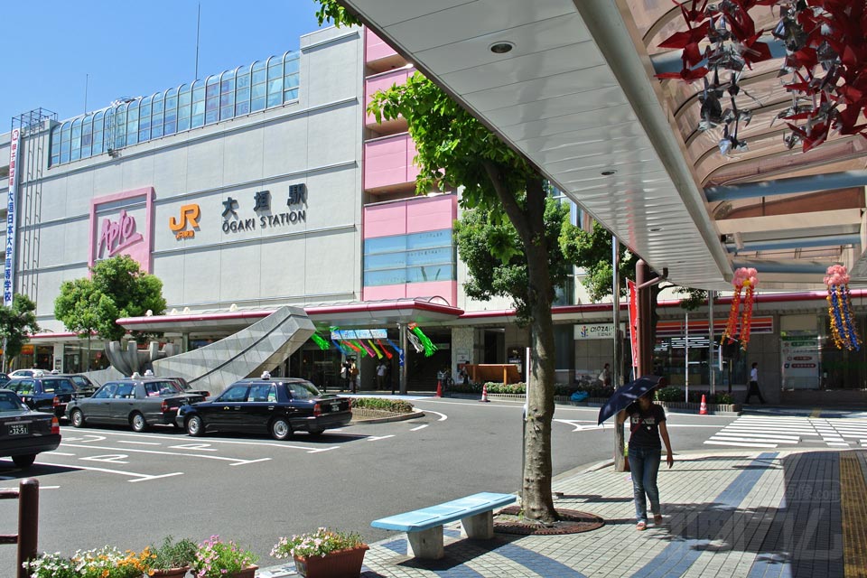 JR・樽見鉄道大垣駅南口前