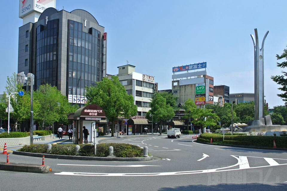 養老鉄道大垣駅前