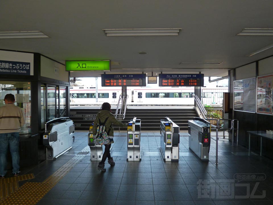 名鉄新鵜沼駅改札口