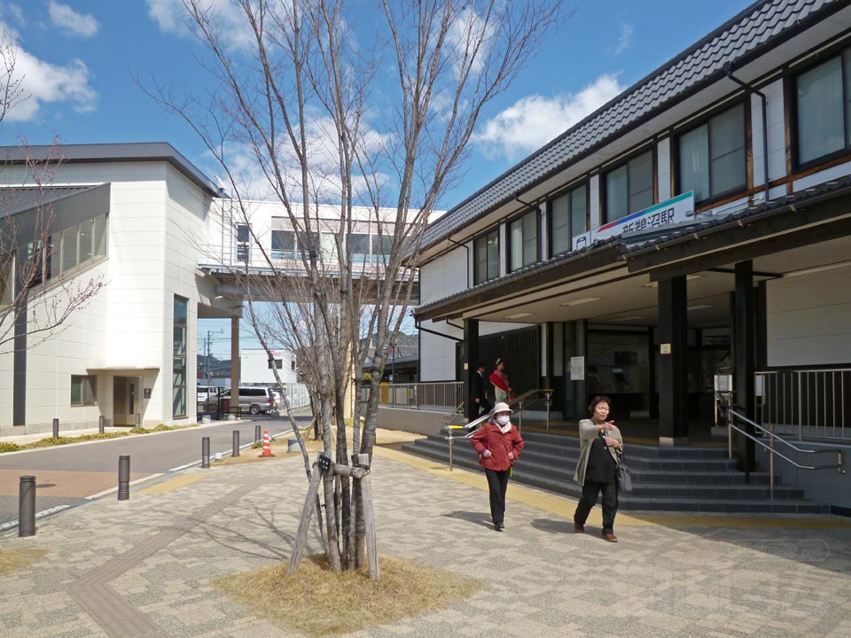 名鉄新鵜沼駅・JR鵜沼駅西口