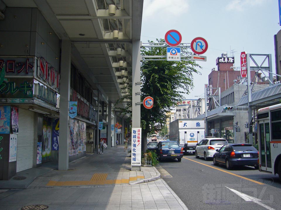 長良橋通り(国道256号線)