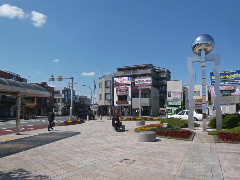JR袋井駅前