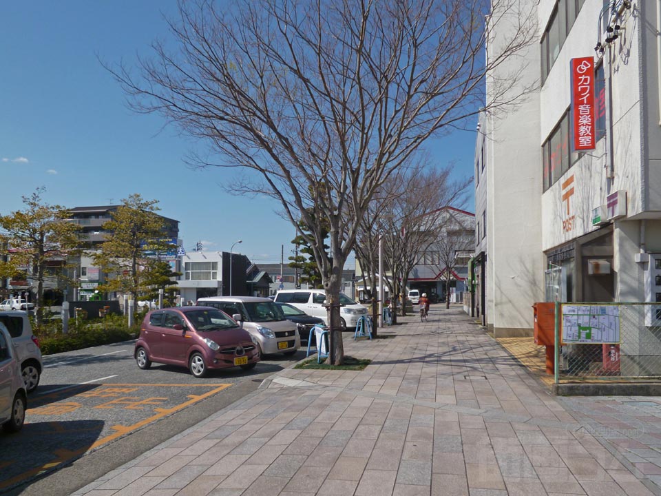 JR袋井駅前