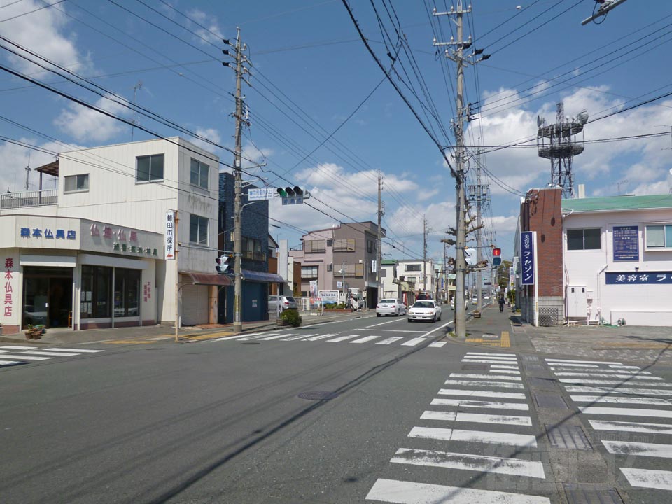 磐田市役所入口交差点