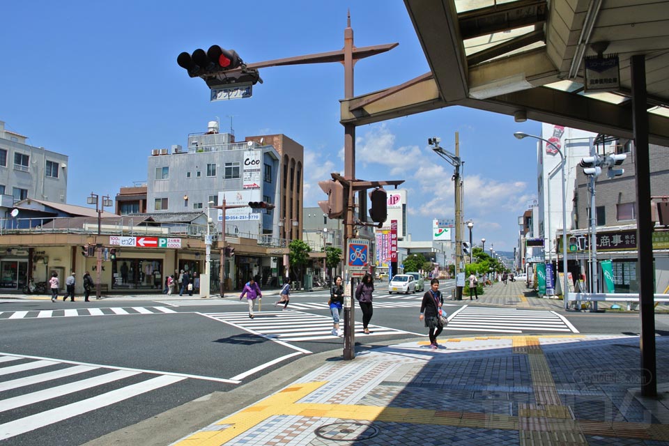 沼津駅周辺の街并み