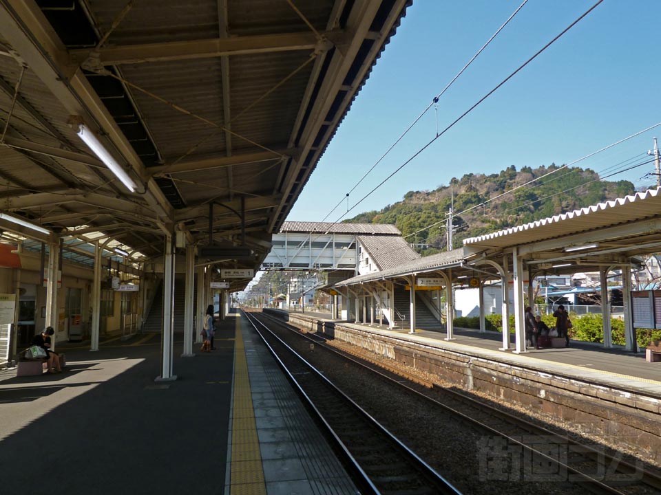 JR興津駅ホーム写真画像