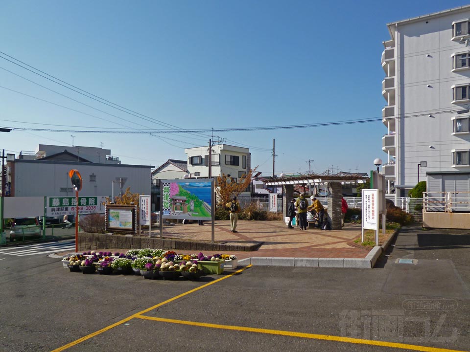JR興津駅前写真画像