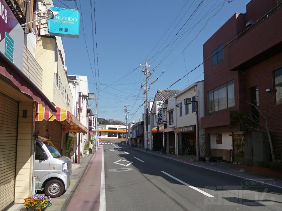 興津駅前通り写真画像