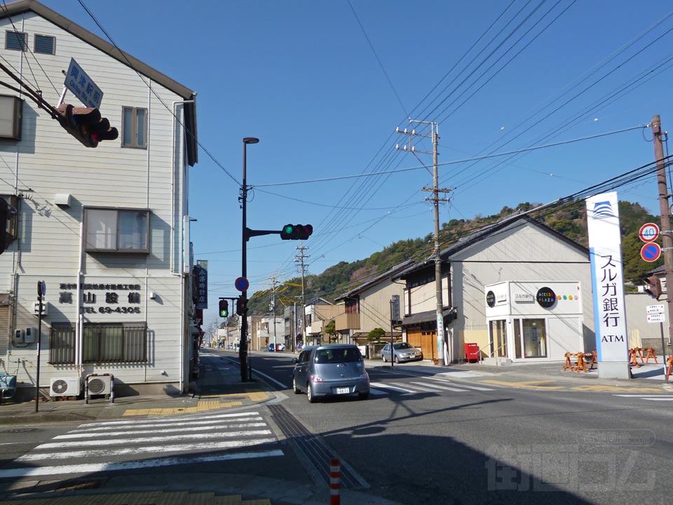 興津駅前交差点写真画像