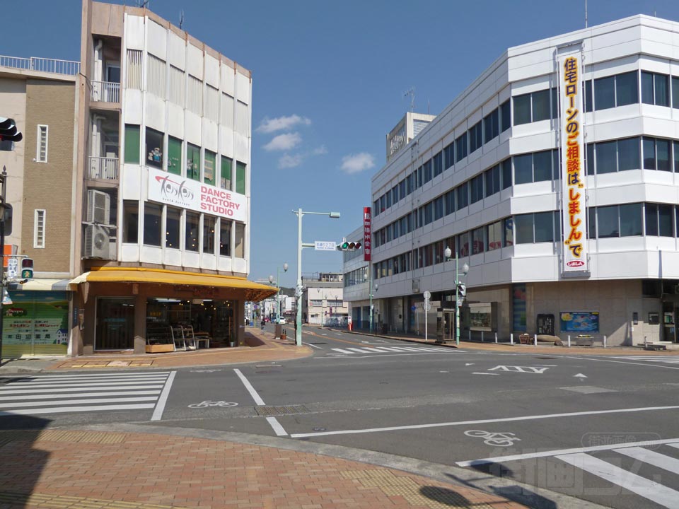 本通り2丁目交差点写真画像