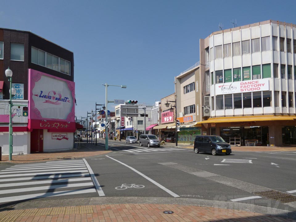 本通り2丁目交差点写真画像