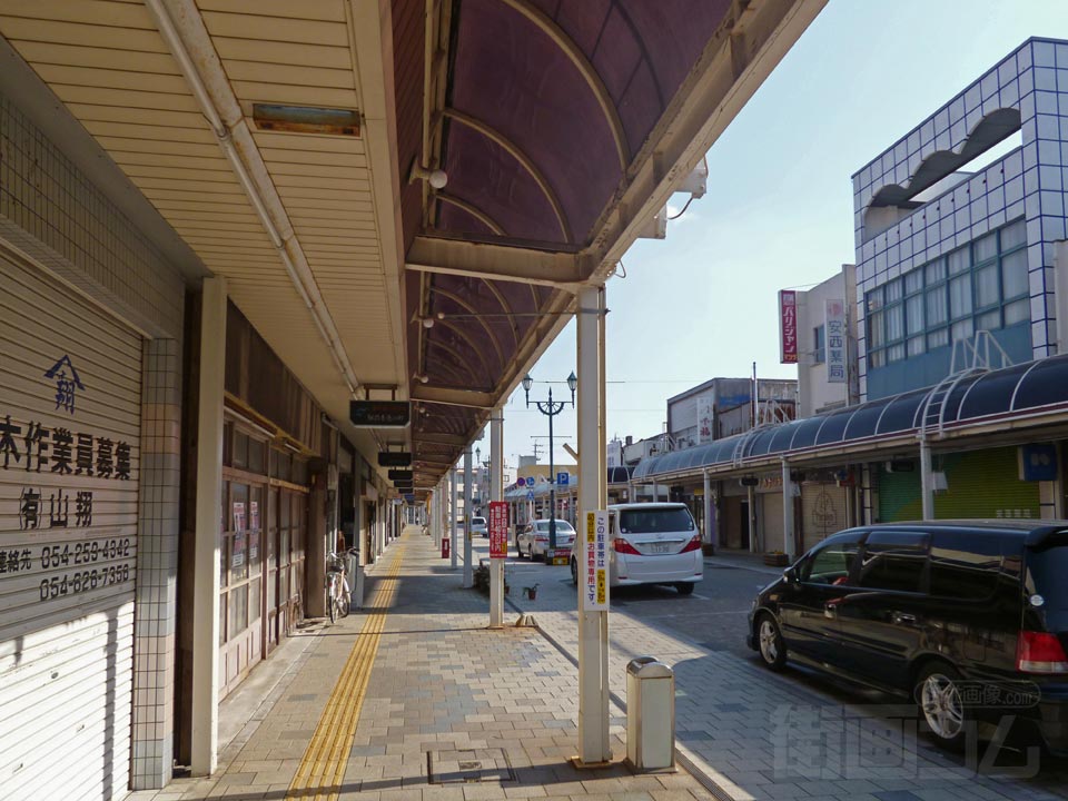 駅前名店街