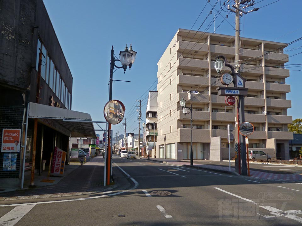 西町通り商店街(県道30号線)