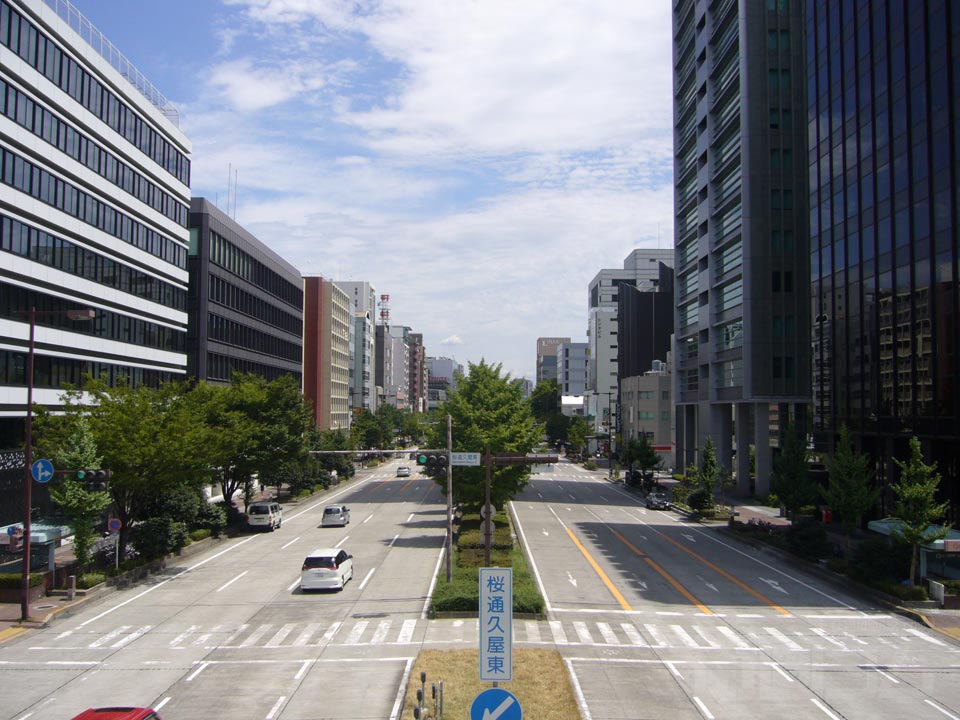 桜通久屋西交差点