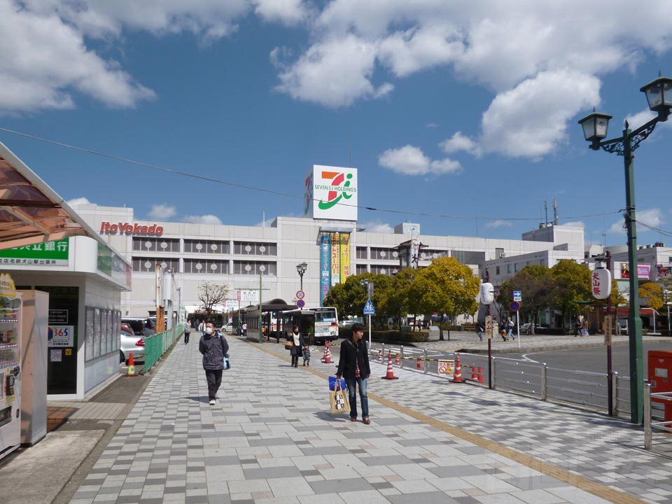 名鉄犬山駅東口前写真画像