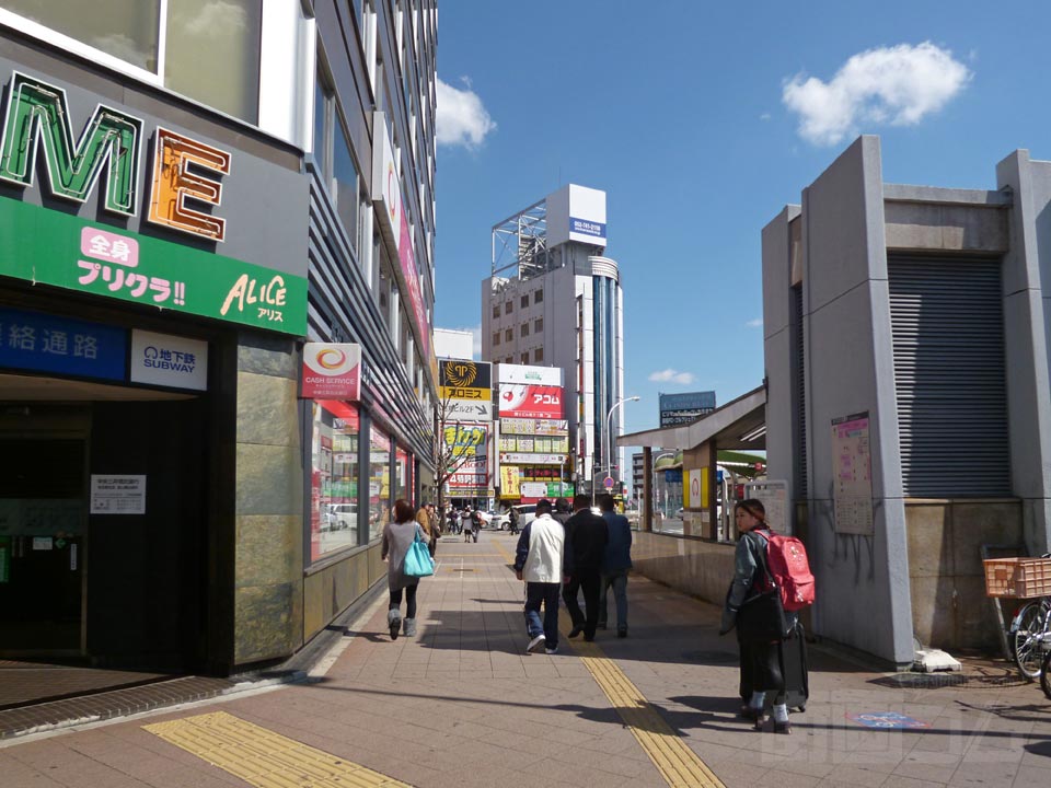 名古屋市営地下鉄金山駅前