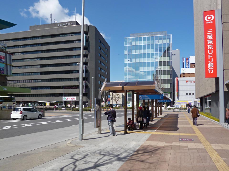 金山総合駅北口前
