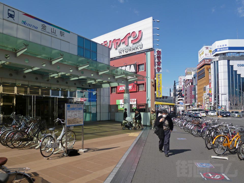 名鉄金山駅東口前
