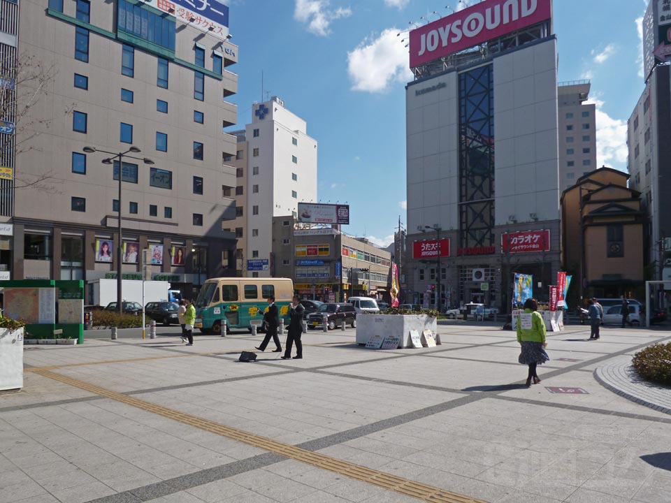金山総合駅南口前