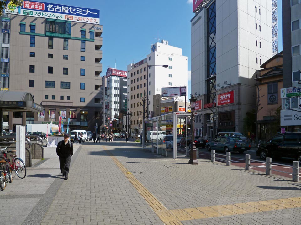 金山総合駅南口前