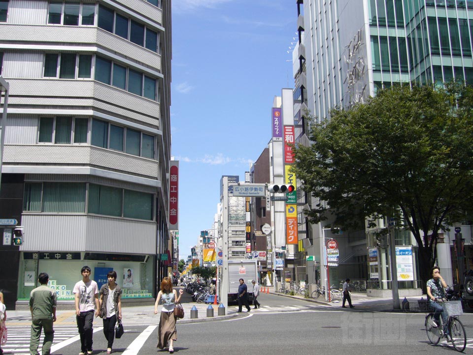 広小路伊勢町交差点