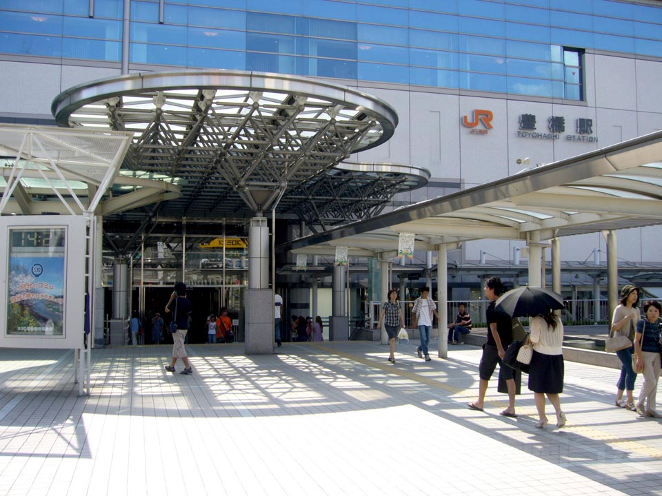 JR豊橋駅東口写真画像
