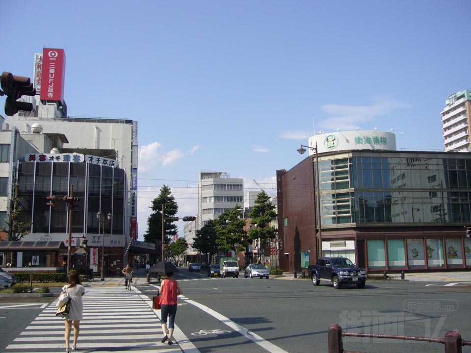 駅前大通り写真画像