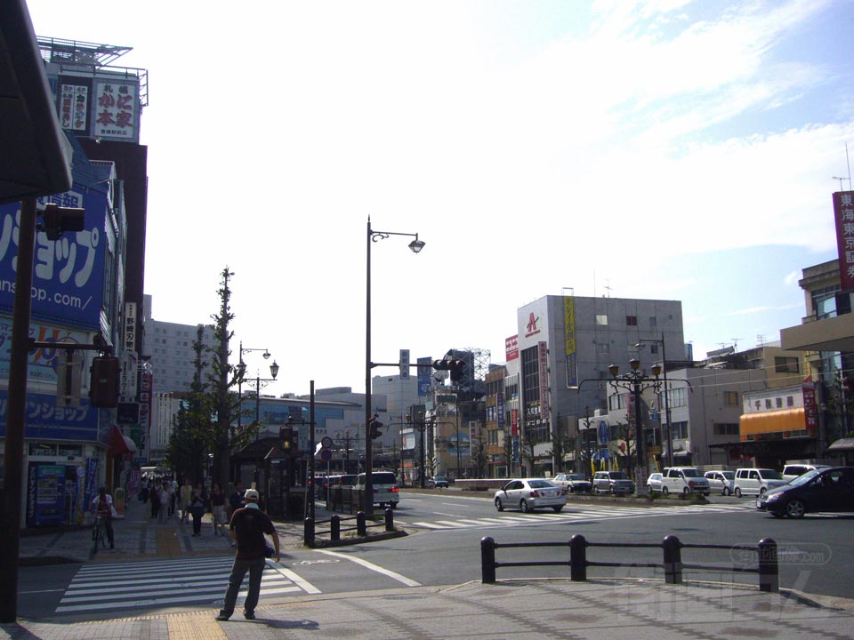 駅前大通り写真画像