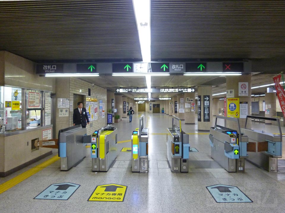 名古屋市営地下鉄鶴舞駅改札口(鶴舞線)