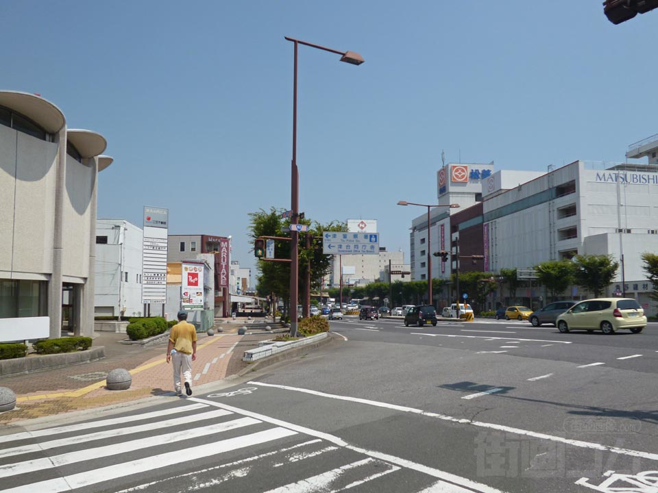 岩田橋北交差点