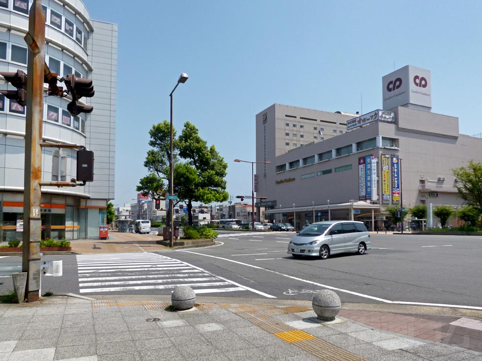 三重会館前交差点