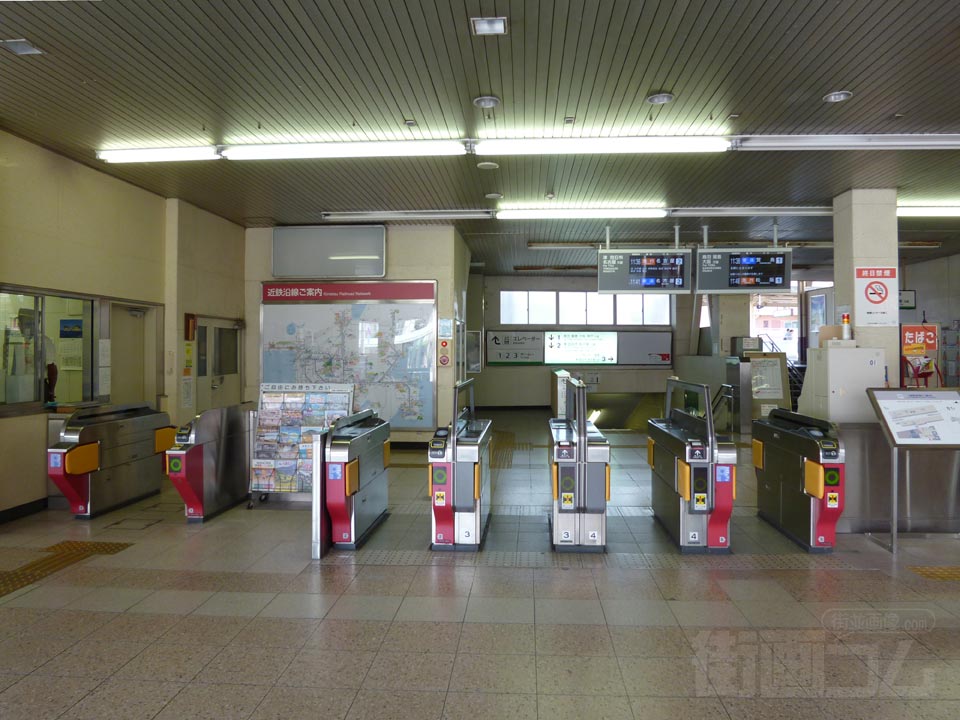 近鉄津新町駅改札口