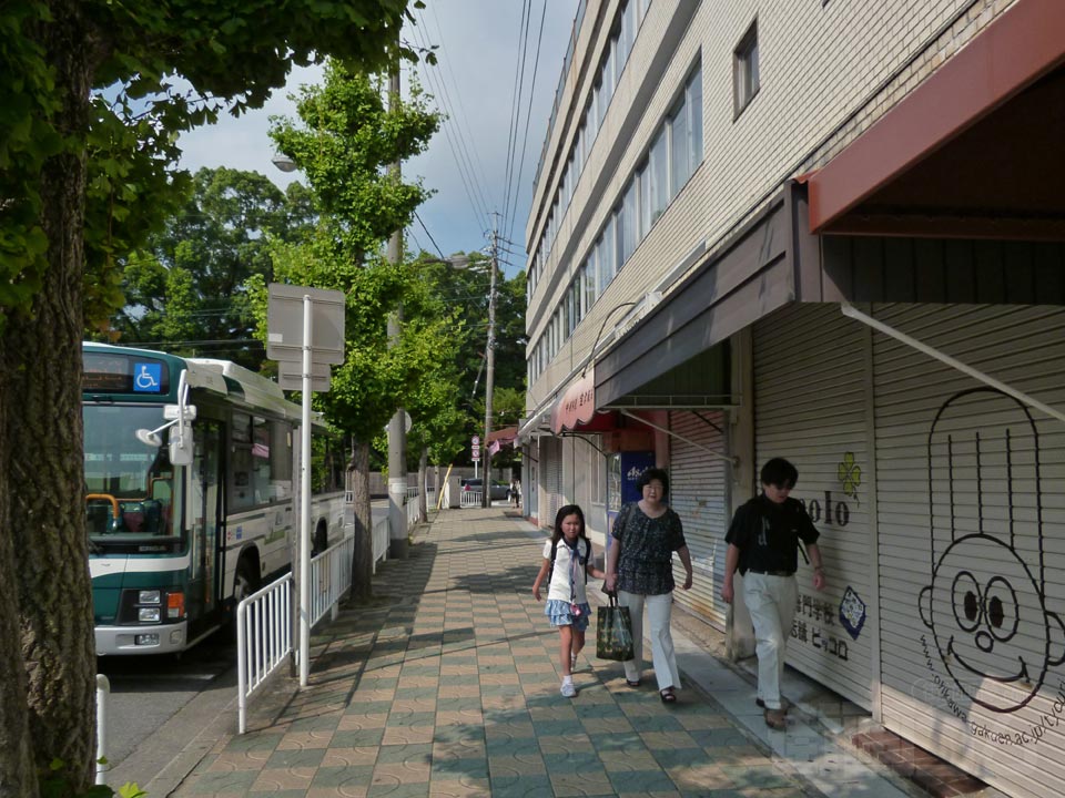 近鉄・JR・伊勢鉄道津駅西口前