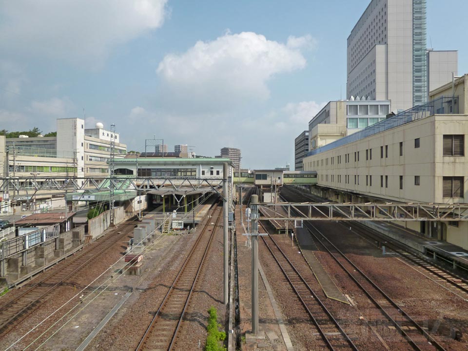 近鉄・JR・伊勢鉄道津駅ホーム